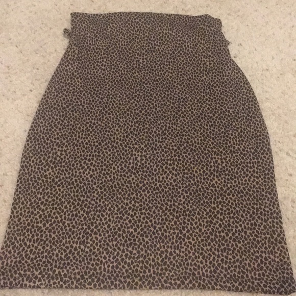 👗🎉Lovely animal print skirt🎉 - Picture 2 of 5
